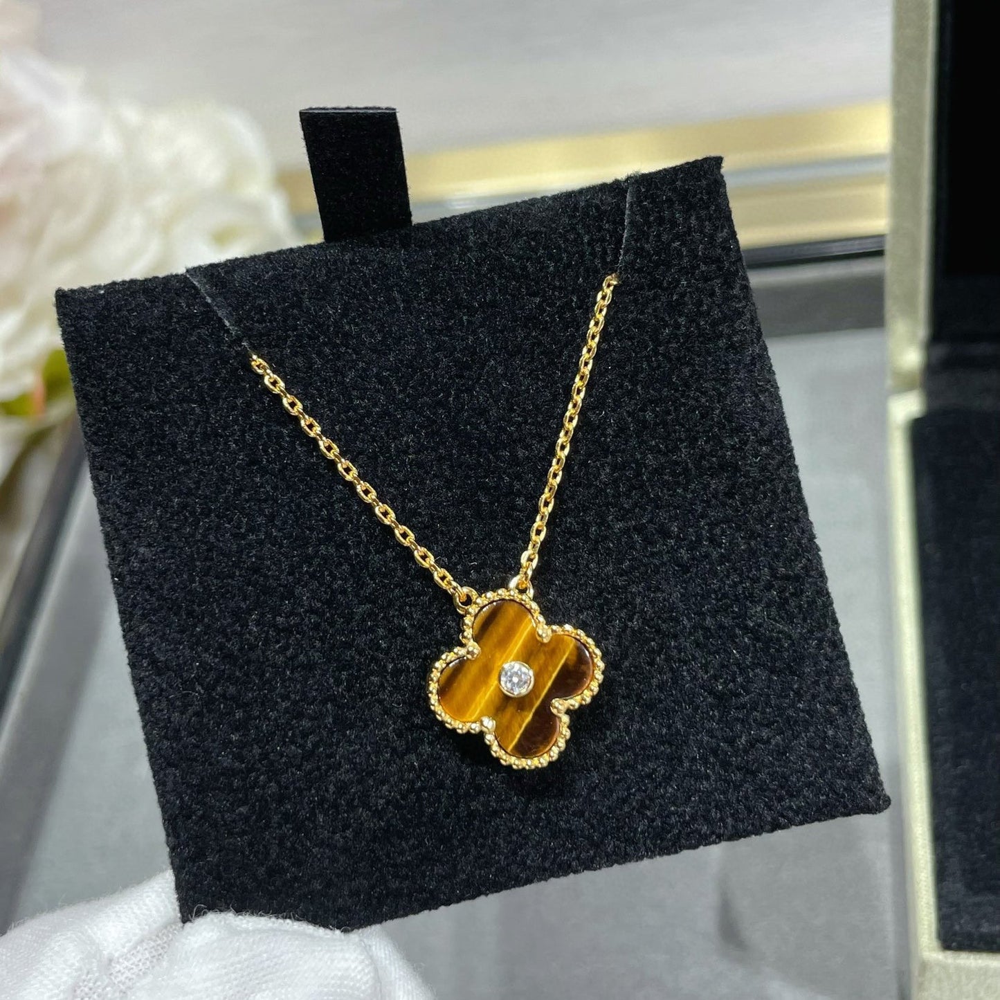 [Lumina]CLOVER 15MM DIAMOND AND YELLOW TIGER'S EYE AGATE necklace