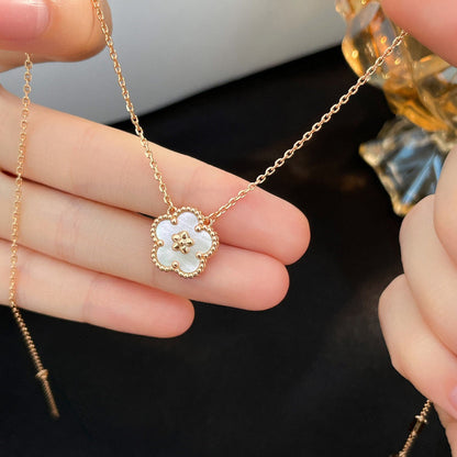 [Lumina]LUCKY  WHITE MOP  PLUM BLOSSOM NECKLACE