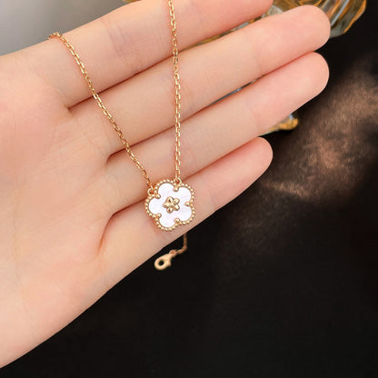 [Lumina]LUCKY  WHITE MOP  PLUM BLOSSOM NECKLACE