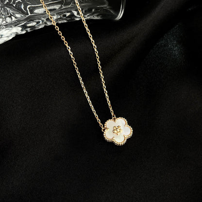 [Lumina]LUCKY  WHITE MOP  PLUM BLOSSOM NECKLACE