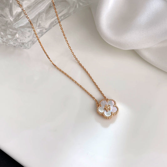 [Lumina]LUCKY  WHITE MOP  PLUM BLOSSOM NECKLACE