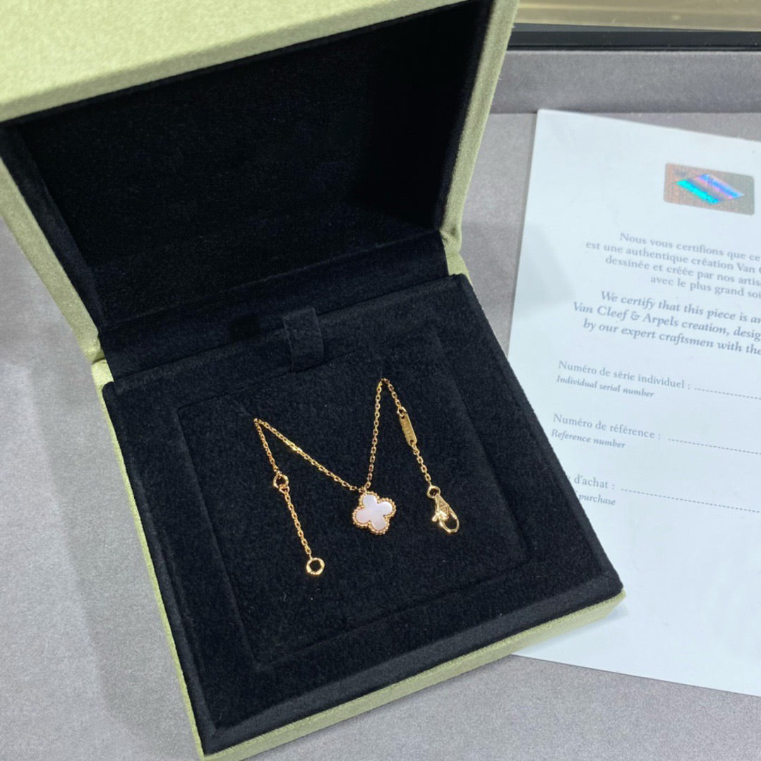 [Lumina]CLOVER 15MM PINK MOTHER-OF-PEARL SINGLE FLOWER NECKLACE