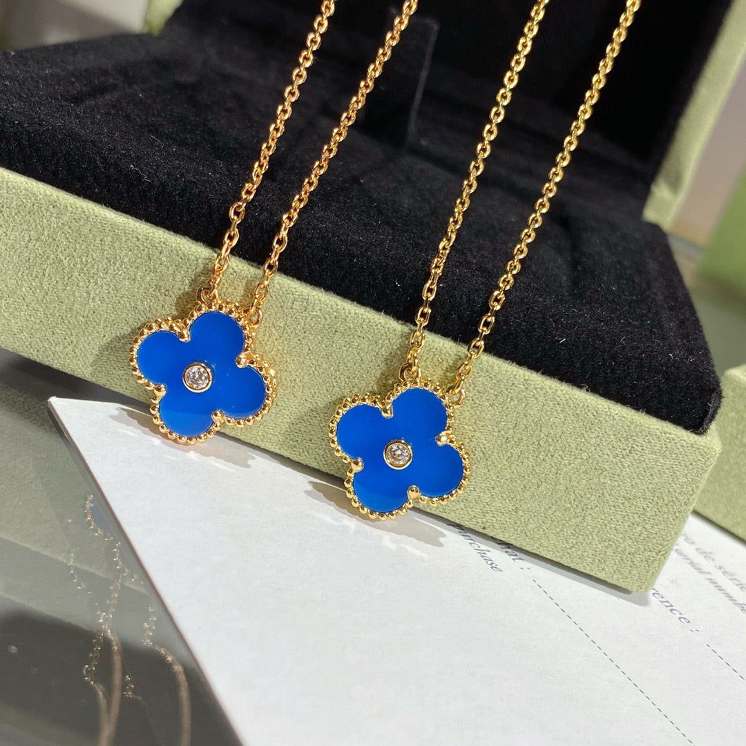 [Lumina]CLOVER 15MM DIAMOND AND BLUE AGATE NECKLACE