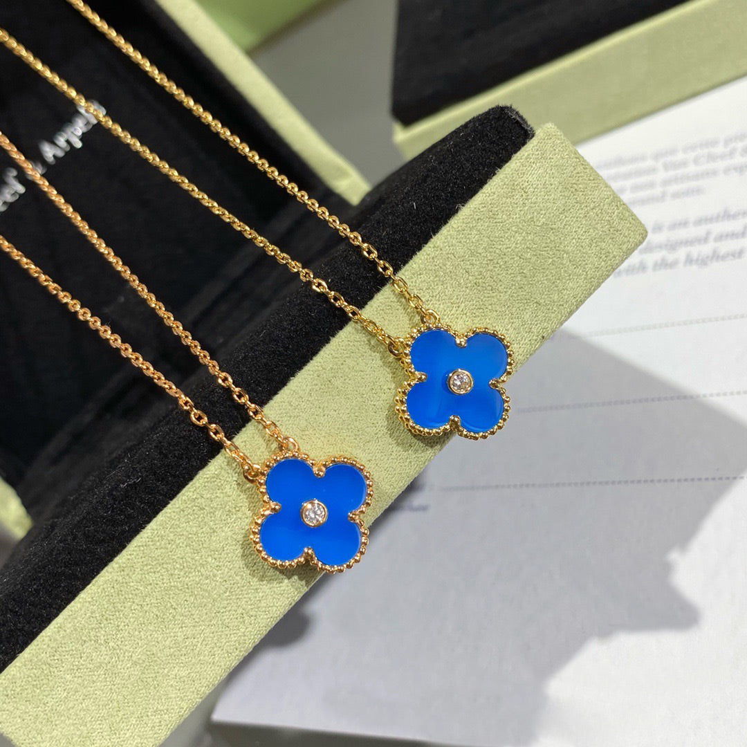 [Lumina]CLOVER 15MM DIAMOND AND BLUE AGATE NECKLACE
