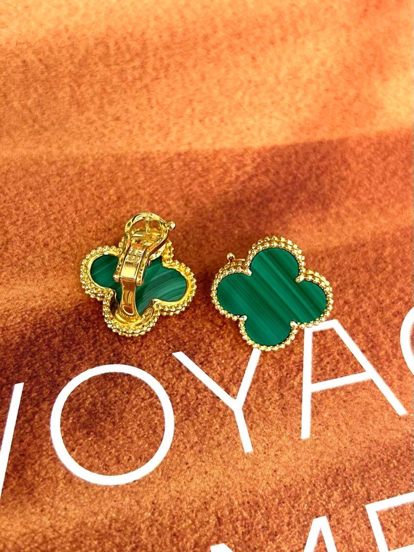 [Lumina] CLOVER LARGE (20mm) 1 MOTIFS GREENER MOP STUD EARRINGS