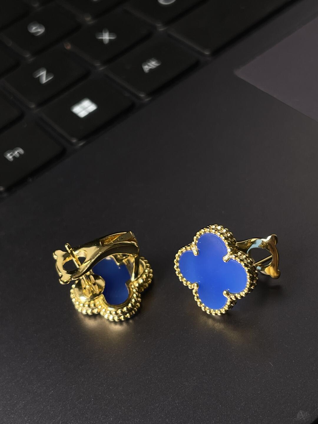 [Lumina] CLOVER LARGE (20mm) 1 MOTIFS BLUE MOP STUD EARRINGS