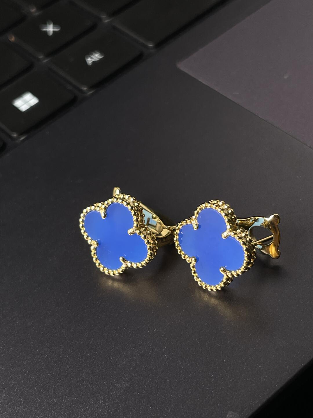 [Lumina] CLOVER LARGE (20mm) 1 MOTIFS BLUE MOP STUD EARRINGS