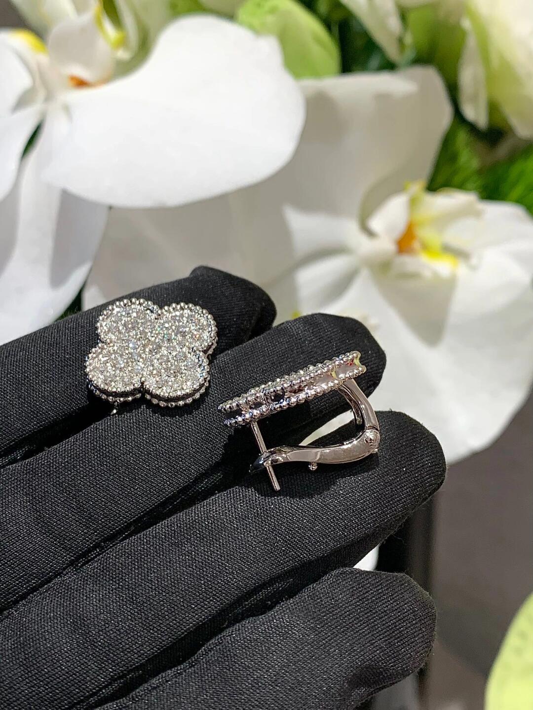 [Lumina]CLOVER 20MM MOTIFS DIAMOND STUD EARRINGS SILVER