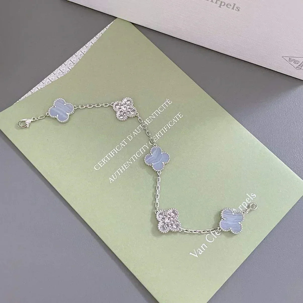 [Lumina] CLOVER 5 MOTIF PURPLE CHALCEDONY BRACELET COLLECTION