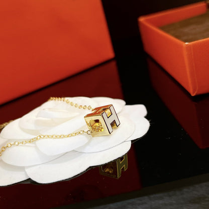 [Lumina]H WHITE SQUARE GOLD NECKLACE