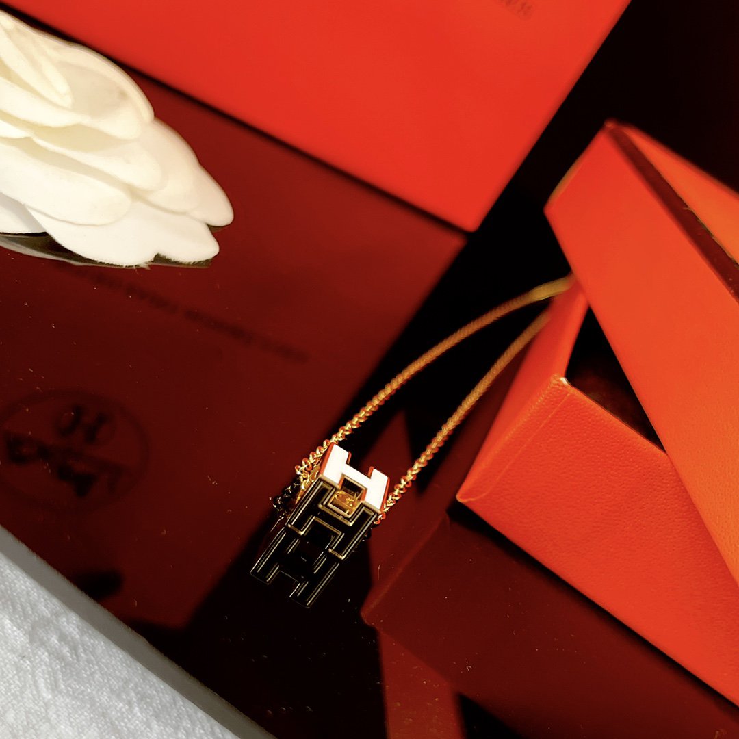[Lumina]H WHITE SQUARE GOLD NECKLACE