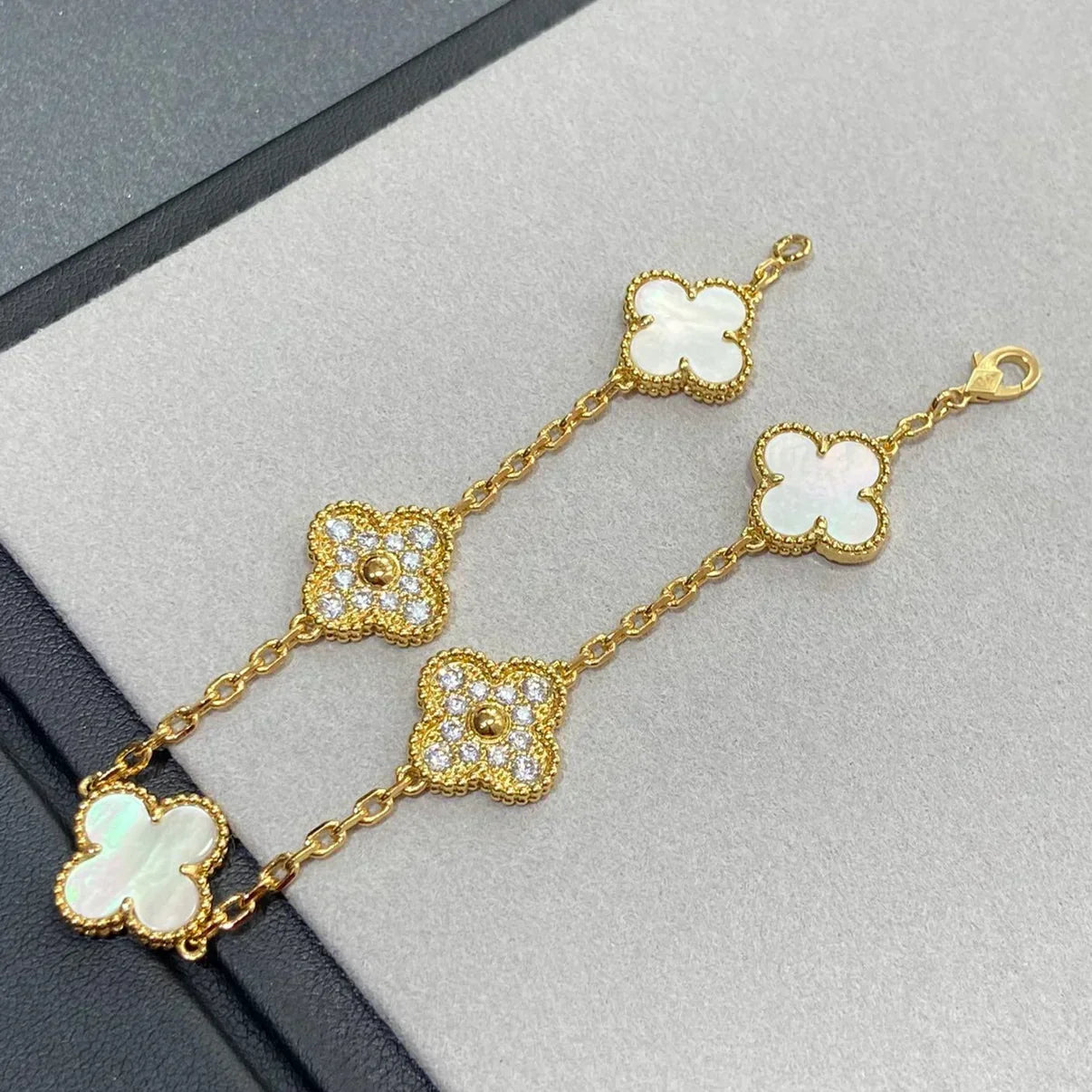 [Lumina]CLOVER WHITE PEARL MOP 5 MOTIF BRACELET COLLECTION