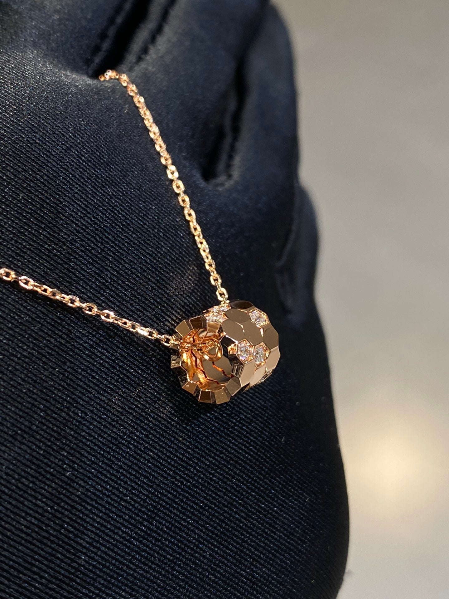 [Lumina]BEE LOVE DIAMOND NECKLACE