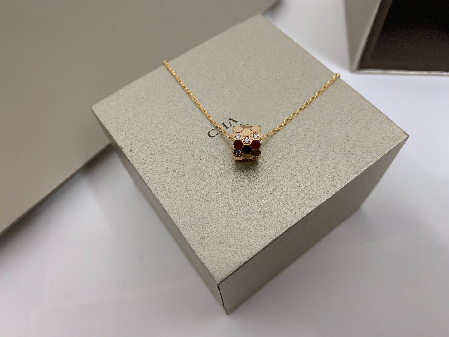 [Lumina]BEE LOVE DIAMOND NECKLACE