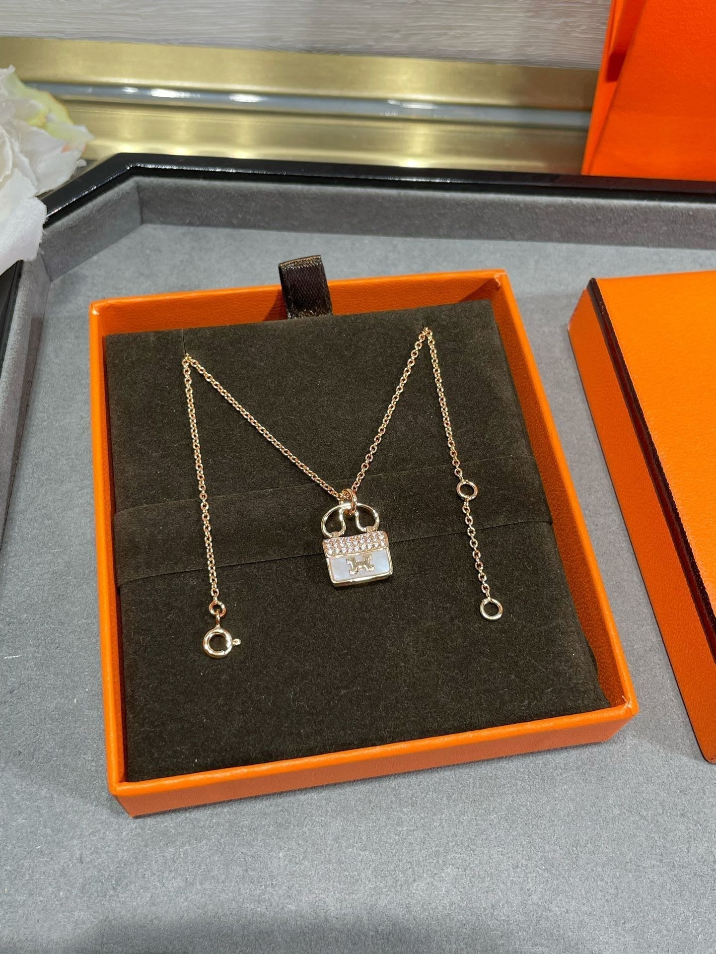 [Lumina]H CIRCE MOISSANITE PENDANT NECKLACE GOLD