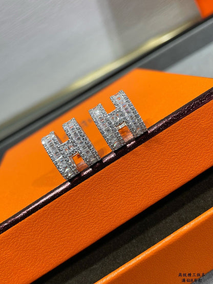 [Lumina]H STUD EARRINGS WITH SILVER DIAMONDS