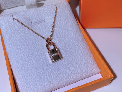 [Lumina]HM ADVANCED NICHE LOCK HEAD NECKLACE DIAMONDS