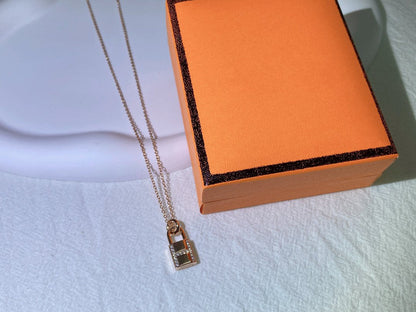 [Lumina]HM ADVANCED NICHE LOCK HEAD NECKLACE DIAMONDS