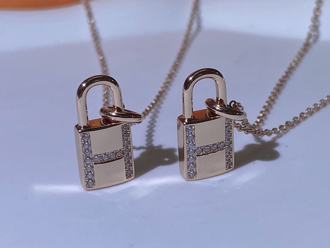 [Lumina]HM ADVANCED NICHE LOCK HEAD NECKLACE DIAMONDS