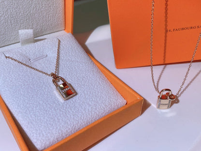 [Lumina]HM ADVANCED NICHE LOCK HEAD NECKLACE DIAMONDS