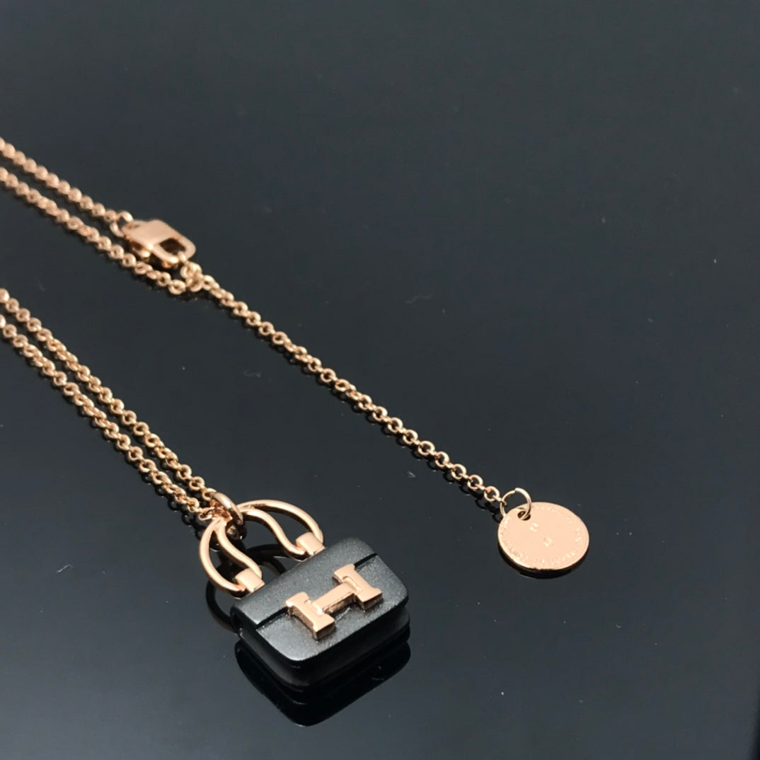 [Lumina]WOMEN'S HM AMULETTES CONSTANCE PENDANT NECKLACE