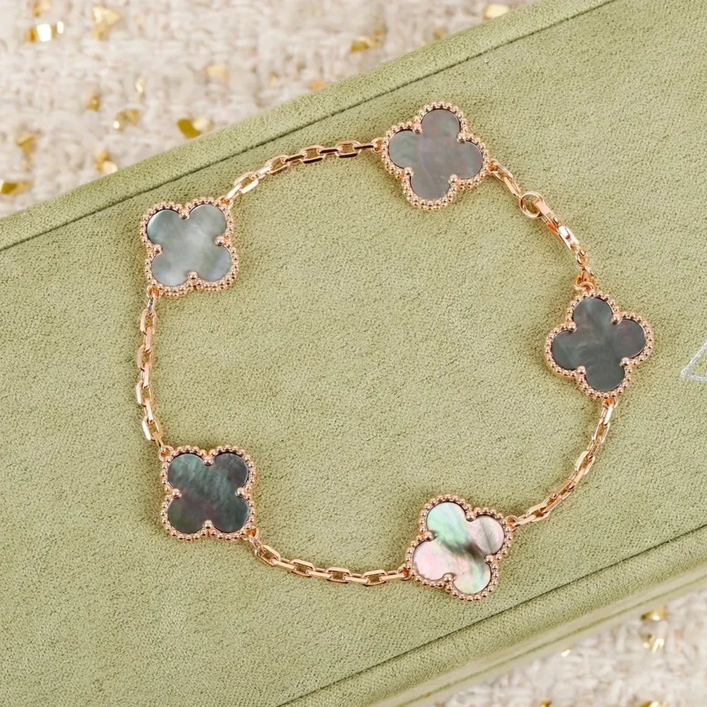 [Lumina] CLOVER 5 MOTIF GRAY MOP BRACELET COLLECTION
