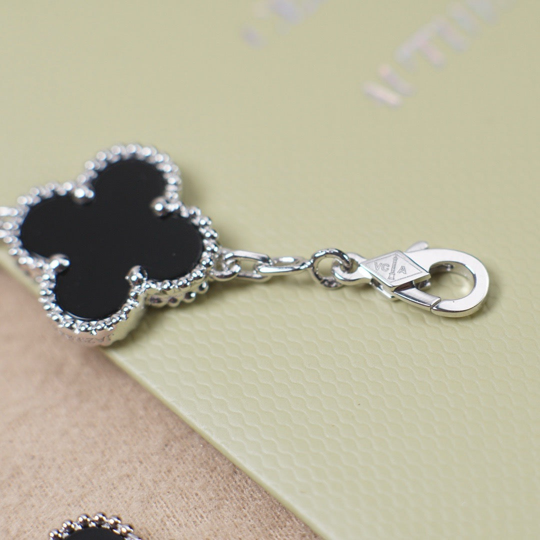 [Lumina] CLOVER 5 MOTIF ONYXS BRACELET COLLECTION