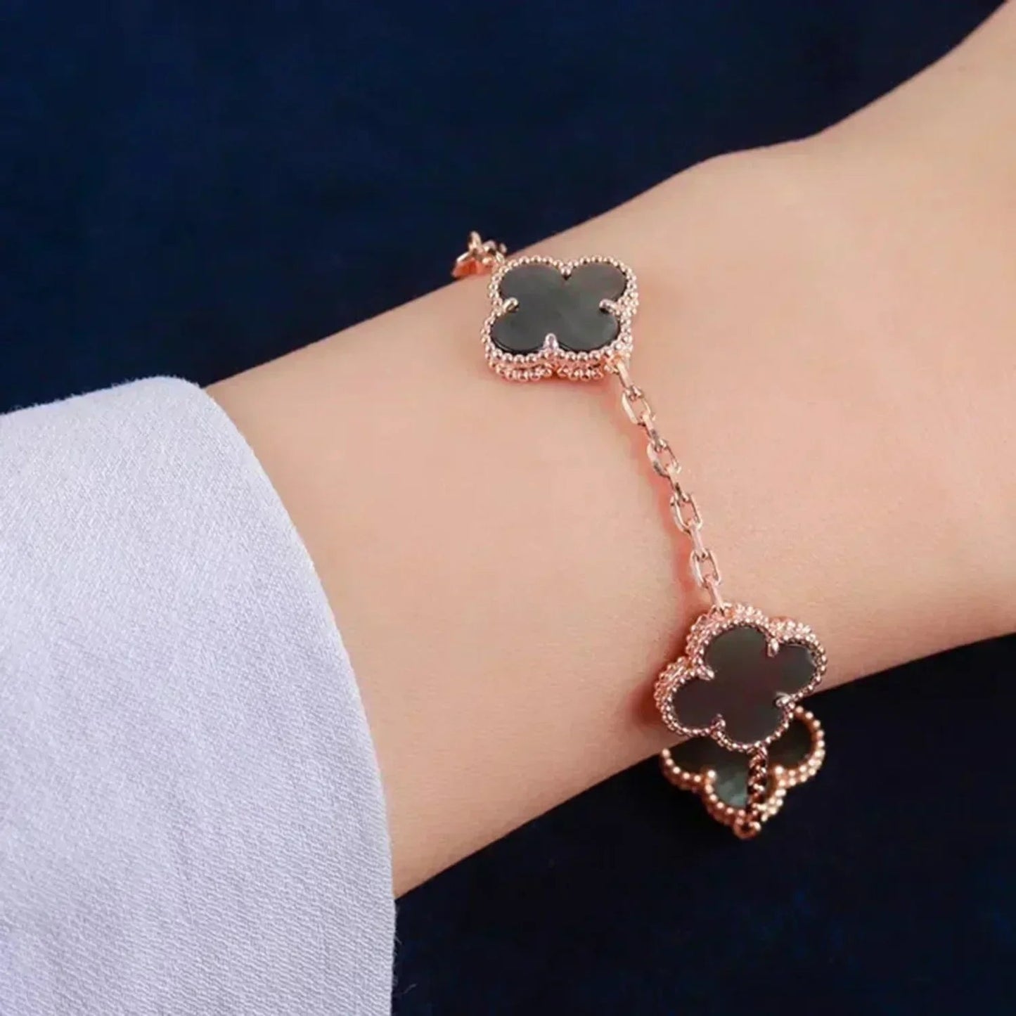 [Lumina] CLOVER 5 MOTIF GRAY MOP BRACELET COLLECTION