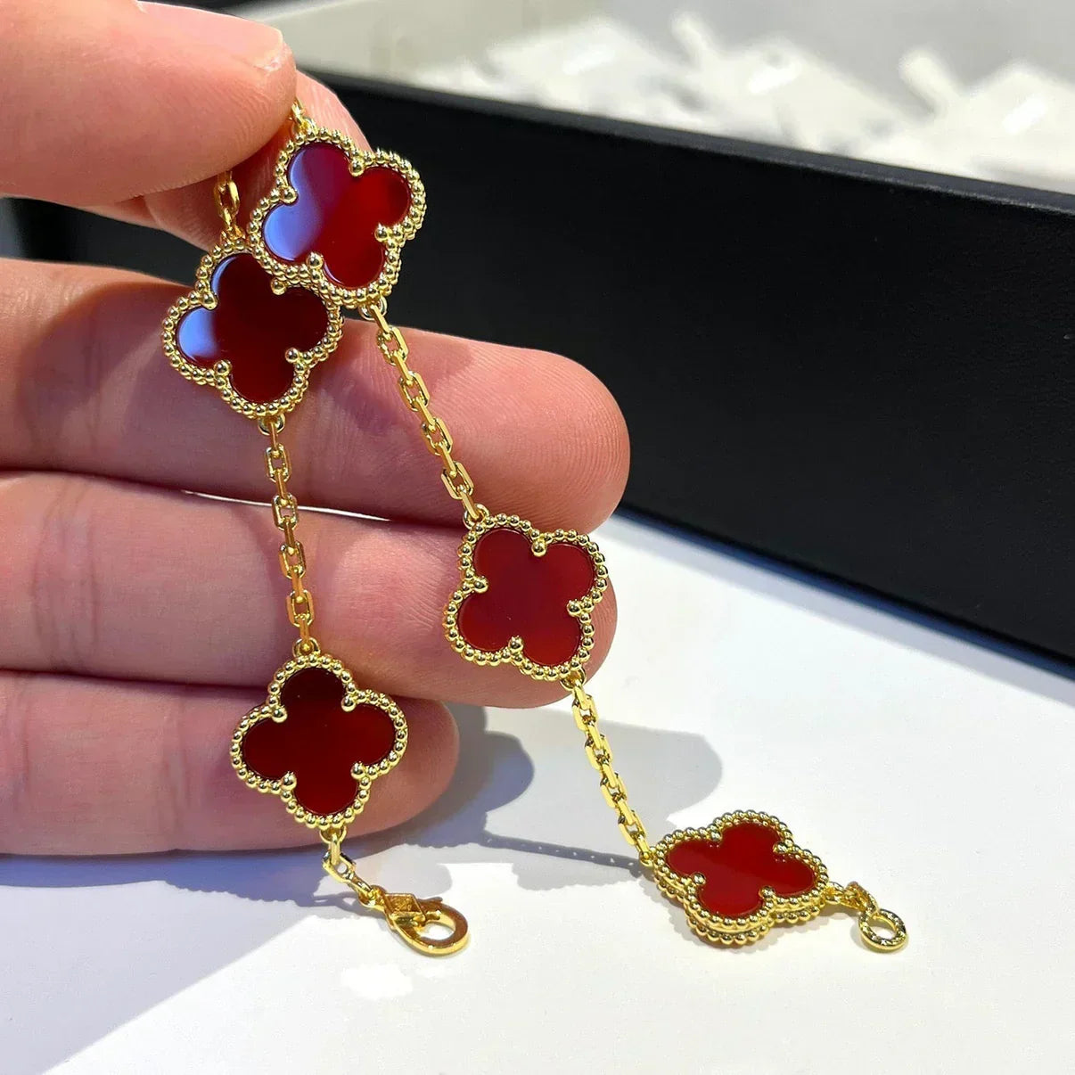 [Lumina] CLOVER 5 MOTIF RED CORNELIAN BRACELET COLLECTION