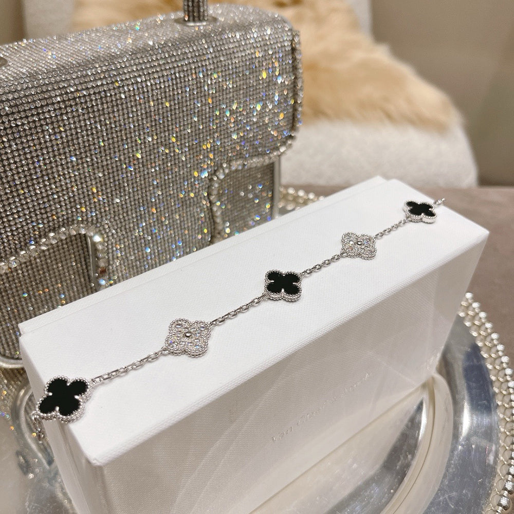 [Lumina] CLOVER 5 MOTIF ONYXS BRACELET COLLECTION