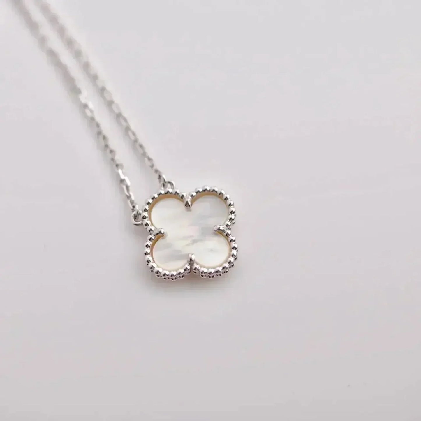 [Lumina]CLOVER  15MM WHITE MOTHER-OF-PEARL SILVER