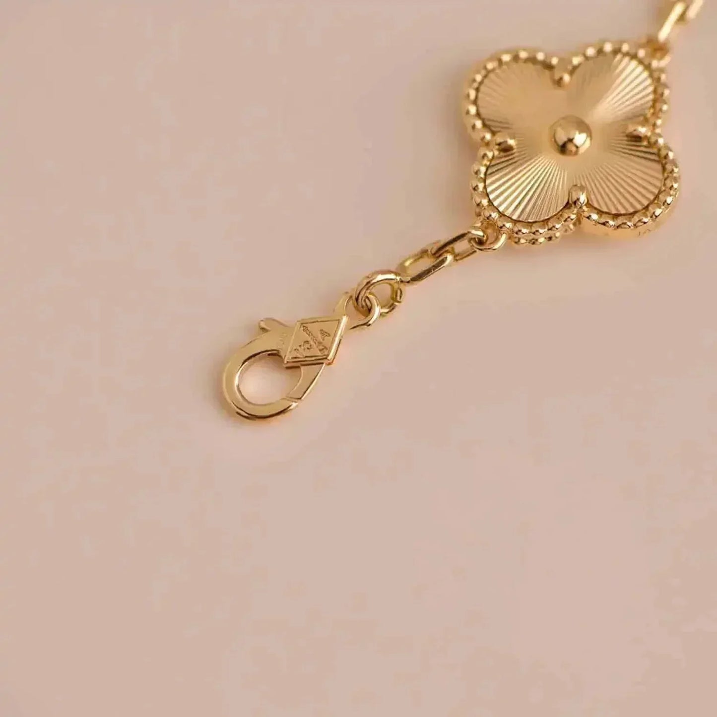 [Lumina] CLOVER 5 MOTIF LASER BRACELET COLLECTION