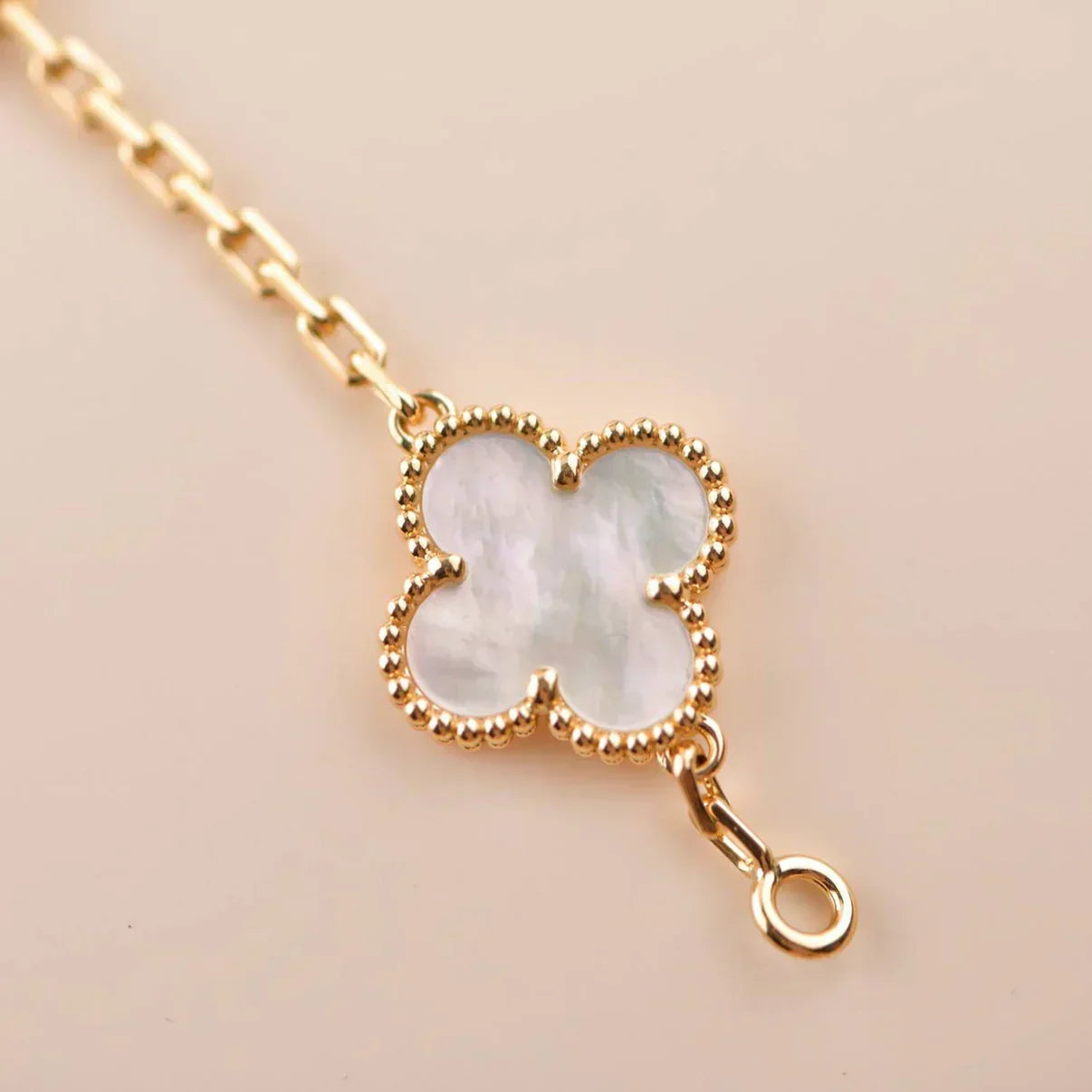 [Lumina]CLOVER WHITE PEARL MOP 5 MOTIF BRACELET COLLECTION