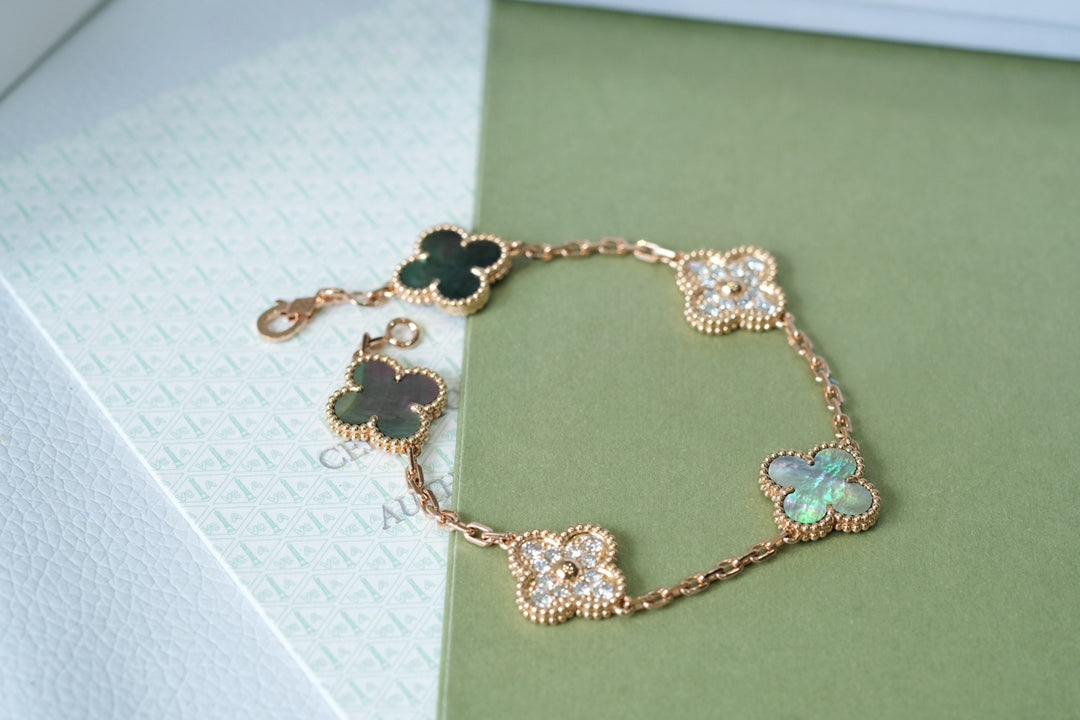[Lumina] CLOVER 5 MOTIF GRAY MOP BRACELET COLLECTION
