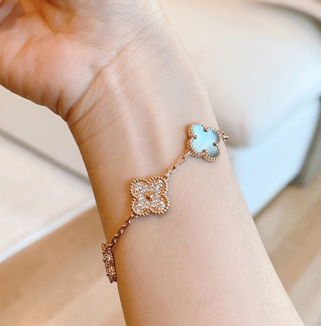 [Lumina] CLOVER 5 MOTIF GRAY MOP BRACELET COLLECTION