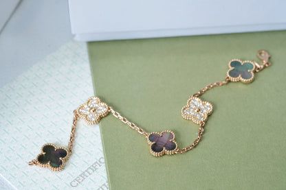 [Lumina] CLOVER 5 MOTIF GRAY MOP BRACELET COLLECTION