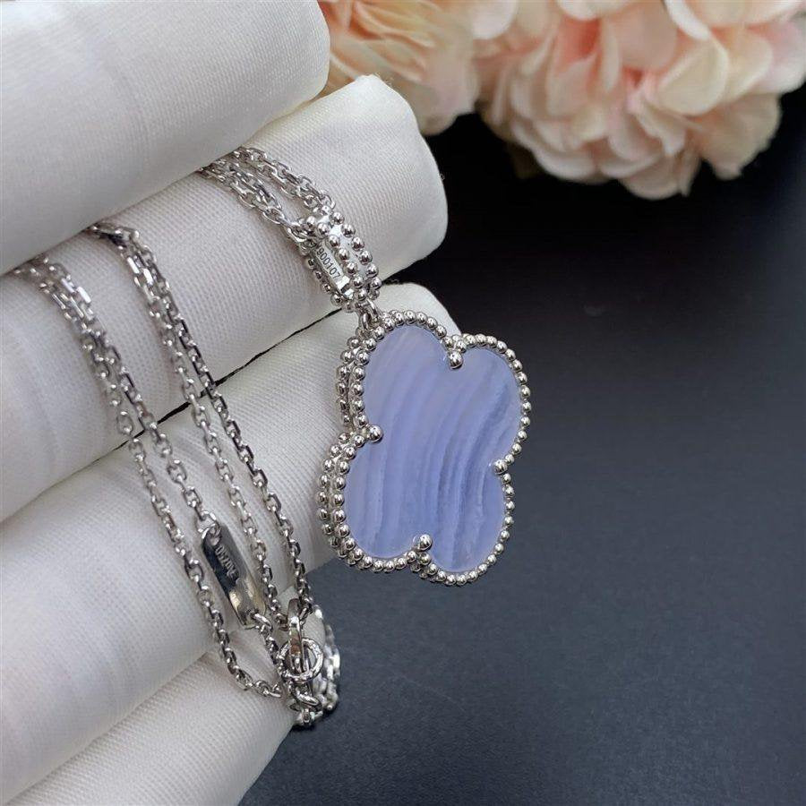 [Lumina]CLOVER SILVER CHALCEDONY BIG CLOVER NECKLACE