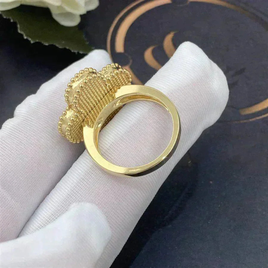 [Lumina]CLOVER WHITE MOP RING