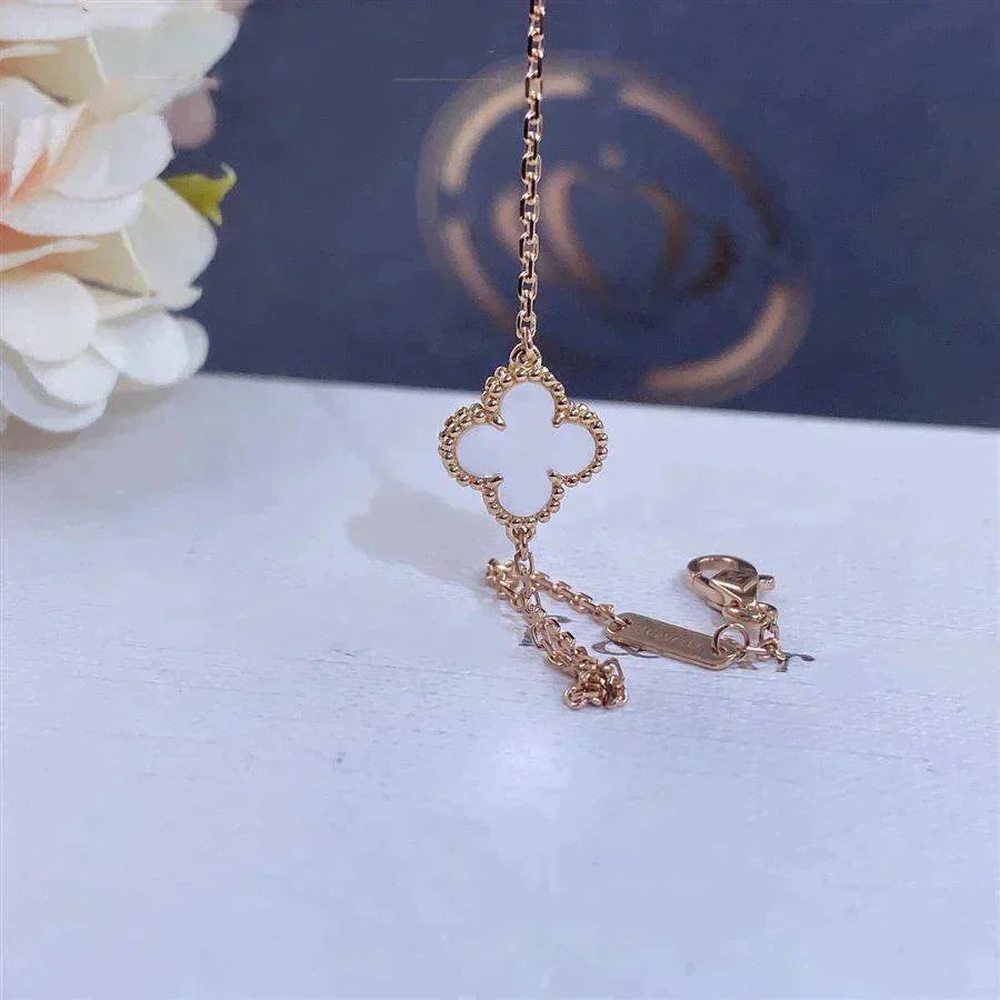 [Lumina]CLOVER WHITE MOP SINGLE FLOWER BRACELET