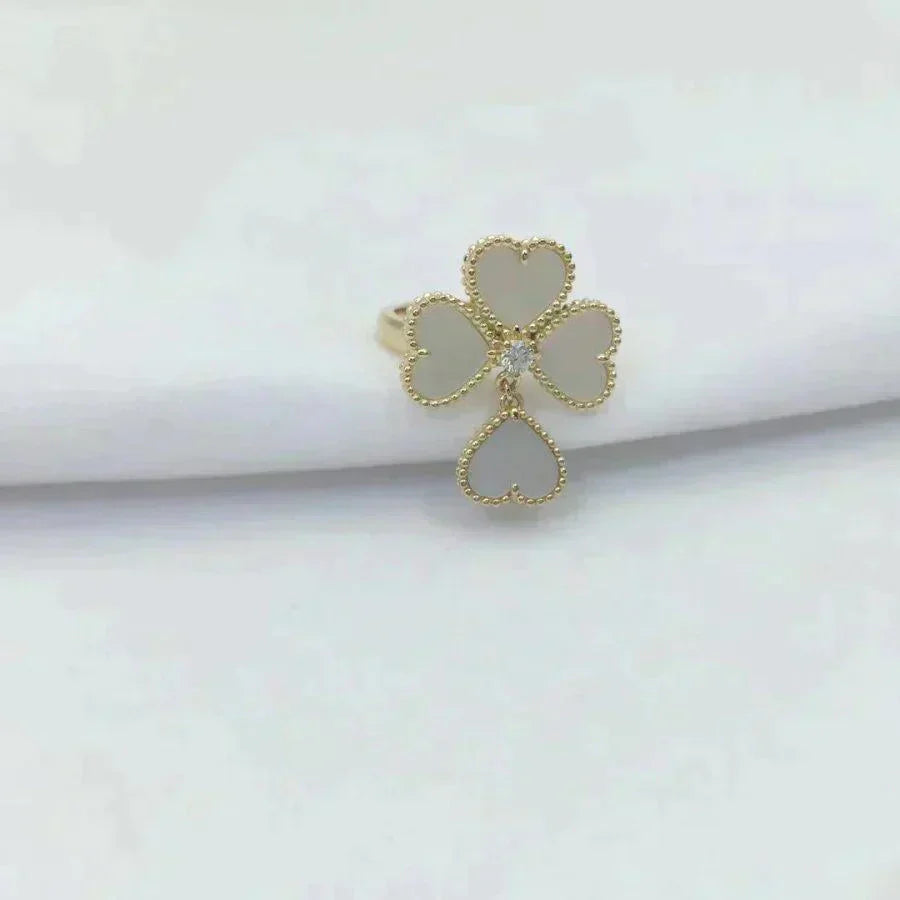 [Lumina]SWEET CLOVER WHITE MOP RING