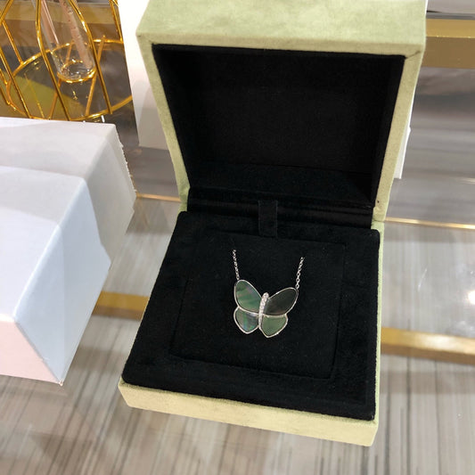 [Lumina]LARGE BUTTERFLY SILVER PENDANT DIAMOND NECKLACE