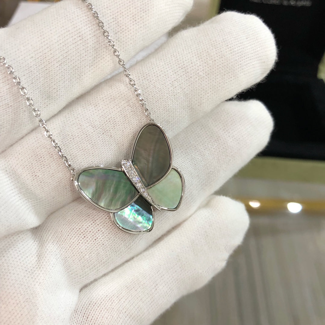[Lumina]LARGE BUTTERFLY SILVER PENDANT DIAMOND NECKLACE