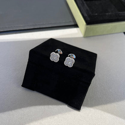 [Lumina]CLOVER MINI DIAMOND STUD EARRINGS