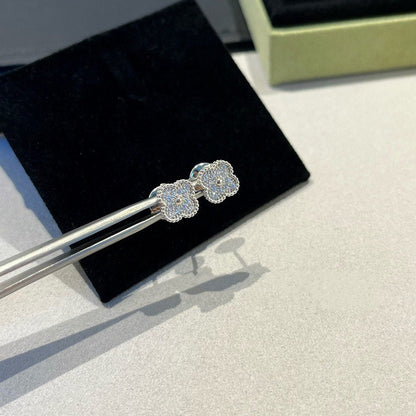 [Lumina]CLOVER MINI DIAMOND STUD EARRINGS
