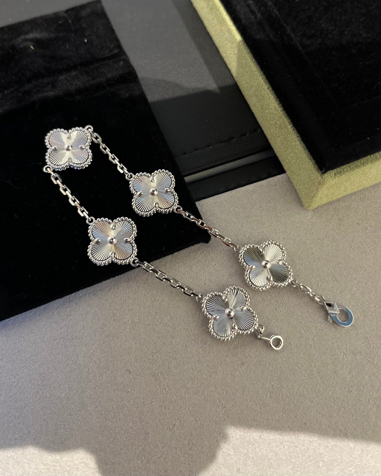 [Lumina] CLOVER 5 MOTIF LASER BRACELET COLLECTION